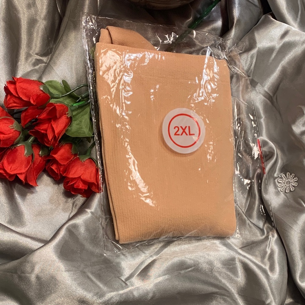 🌹COMFY COZY COMPRESSION SOCKS • Wellness